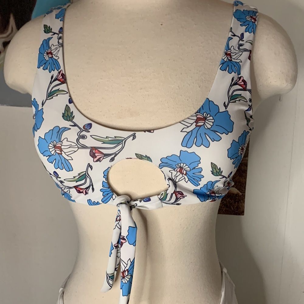 Blue Floral Keyhole Cutout Bikini Swim Top Sz Small Removable Padding Included!